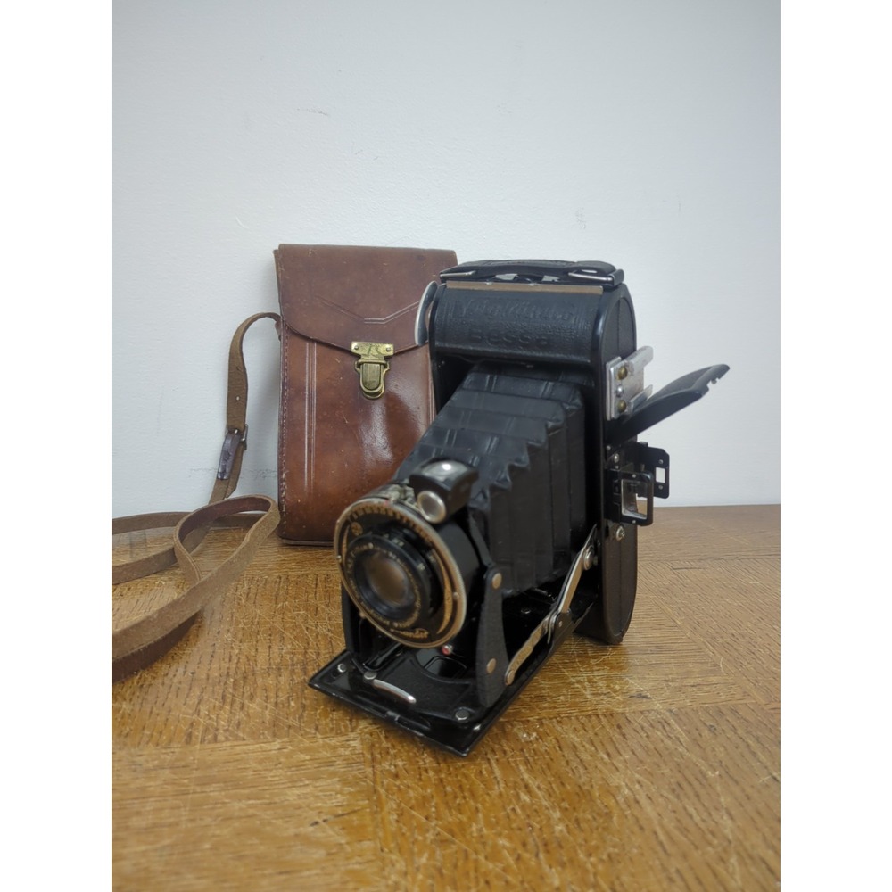 Voigtlander Bessa 6X9 Folding‎ Medium format Camera with 110mm F4.5 lens